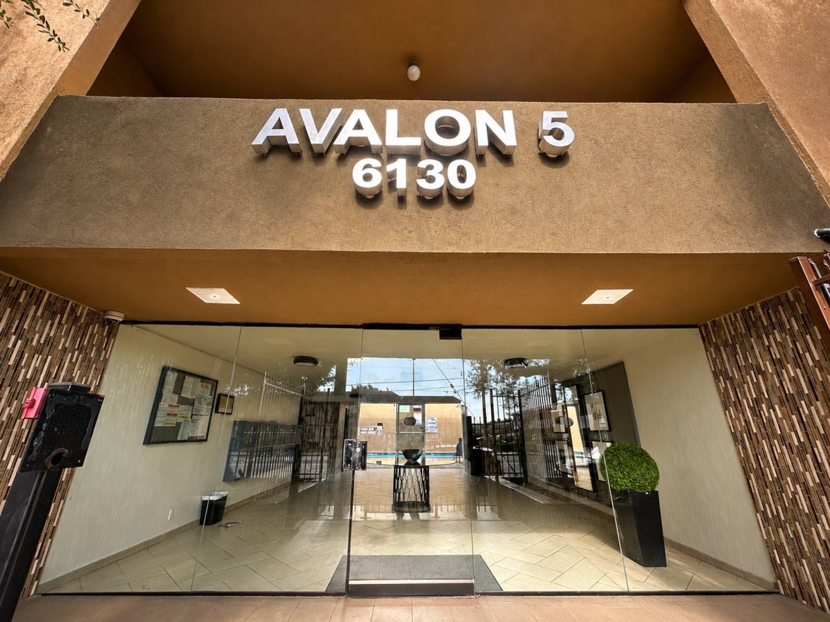 Apartment for rent at 6130 Reseda Blvd, Reseda, CA 91335