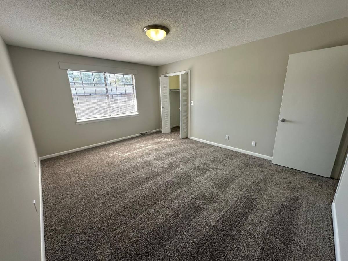 Apartment for rent at 804 N Tibbs Rd, Dalton, GA 30720