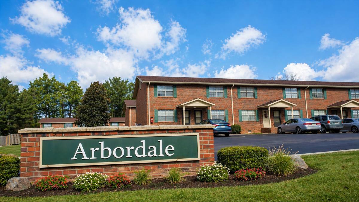 Apartment for rent at 804 N Tibbs Rd, Dalton, GA 30720