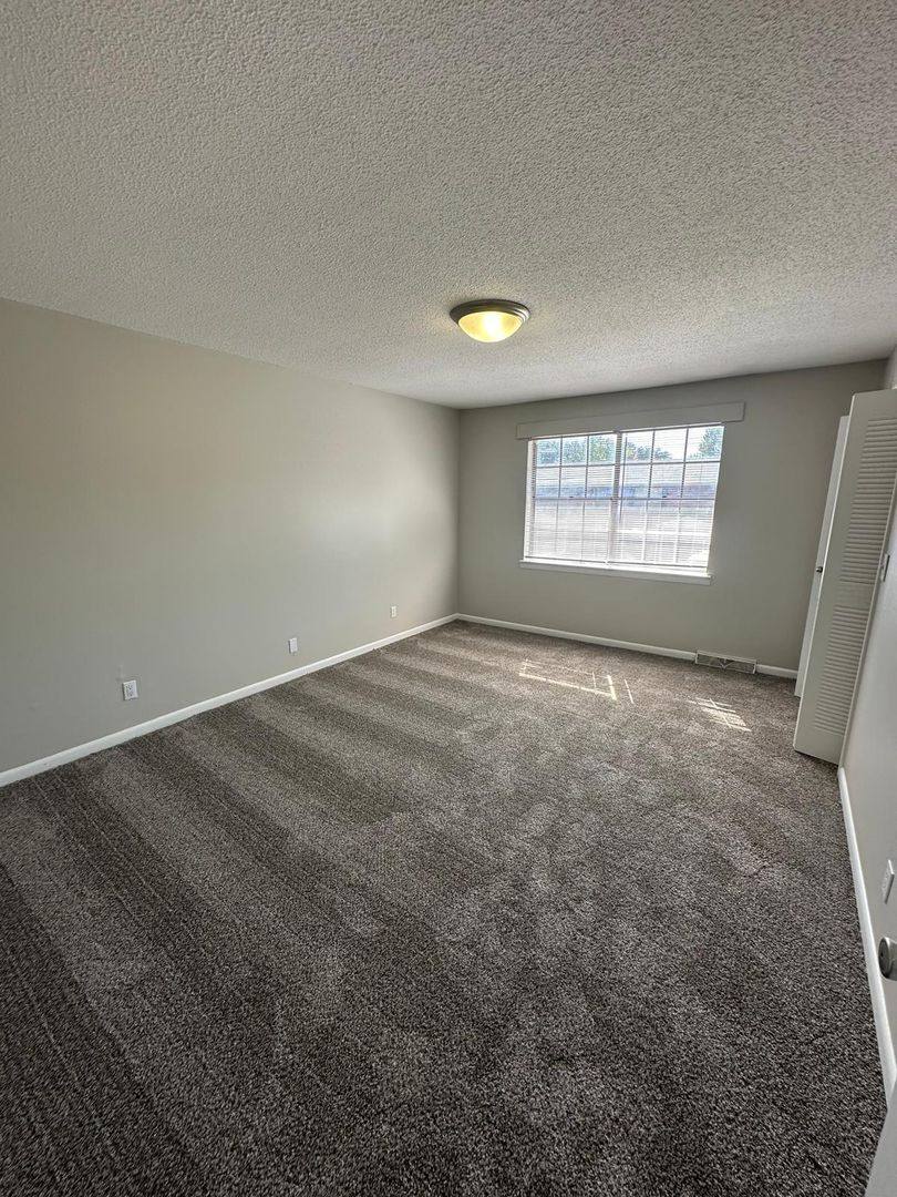 Apartment for rent at 804 N Tibbs Rd, Dalton, GA 30720