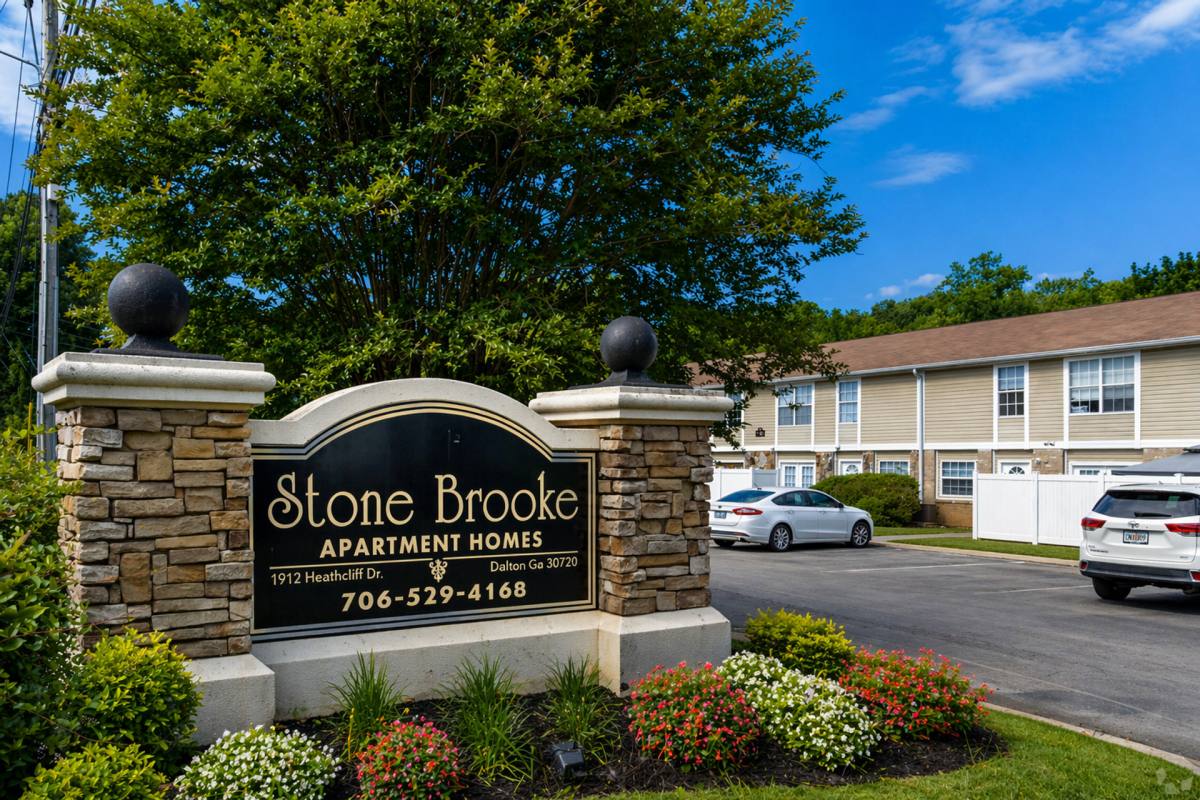 Apartment for rent at 1912 Heathcliff Dr, Dalton, GA 30720
