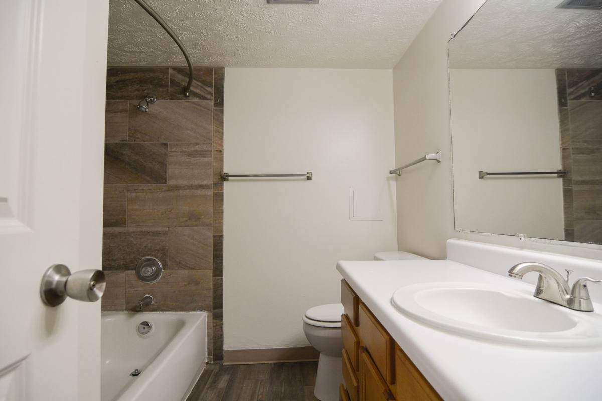 Spring Acres, 6917 Wright Plaza, Omaha, NE 68106 - Apartment for Rent - Image 9