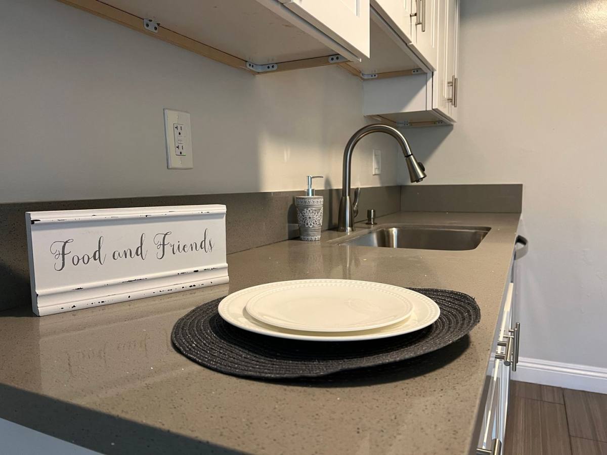 Apartment for rent at 7661 Baylor Dr, Westminster, CA 92683
