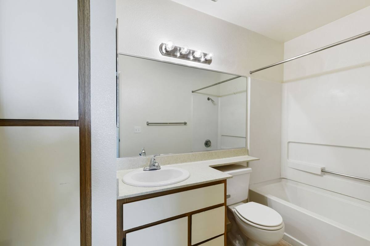 Apartment for rent at 5350 N Brawley Ave, Fresno, CA 93722