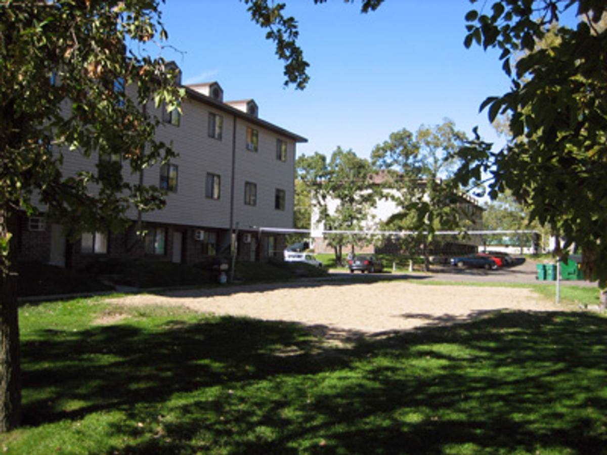Townhouse for rent at 1812 16th St SE, Saint Cloud, MN 56304