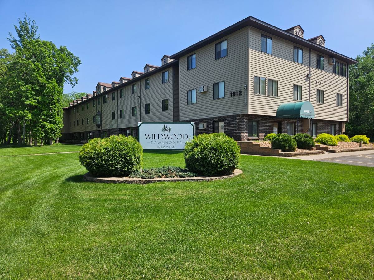 Townhouse for rent at 1812 16th St SE, Saint Cloud, MN 56304