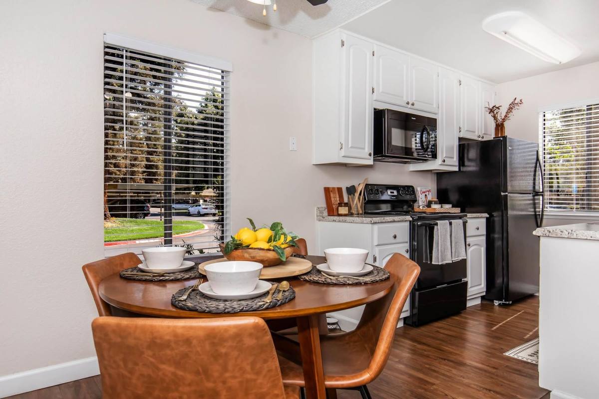 North Creek Apartment Homes, 8680 N Cedar Ave, Fresno, CA 93720 - Apartment for Rent - Image 3