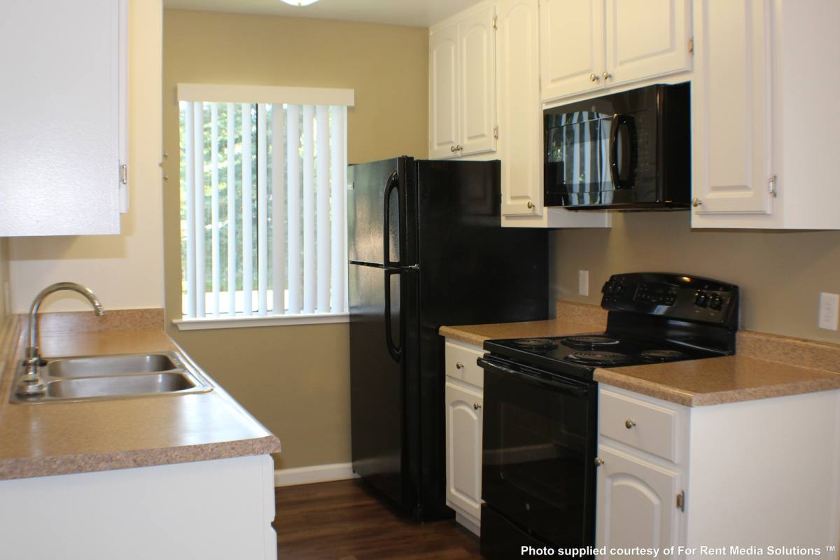 Apartment for rent at 8680 N Cedar Ave, Fresno, CA 93720
