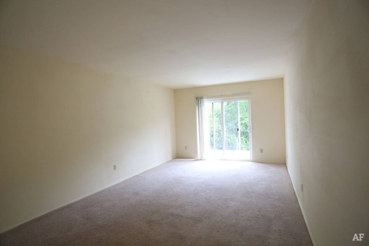 Townhouse for rent at 240 Chez Vant Court, Hazelwood, MO 63042