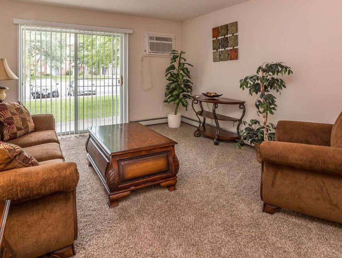 Pearlwood Estates, 1860 52nd St E, Inver Grove Heights, MN 55077 - Apartment for Rent - Image 15