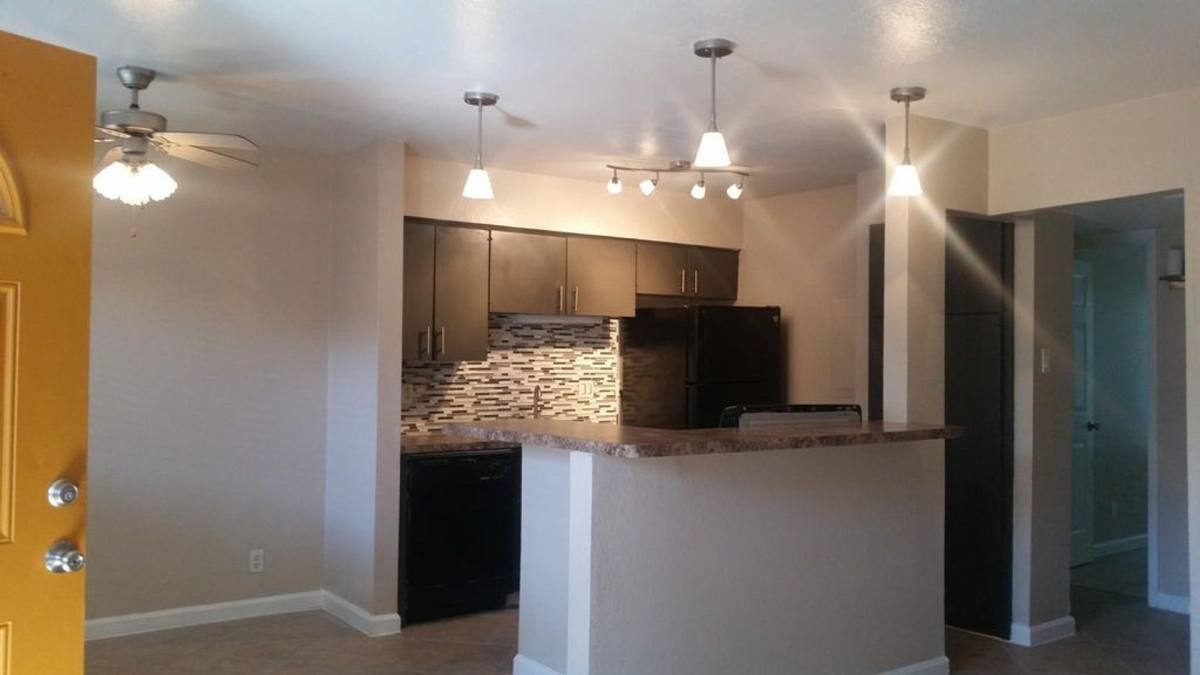 Apartment for rent at 3031 Eisenhauer Rd, San Antonio, TX 78209