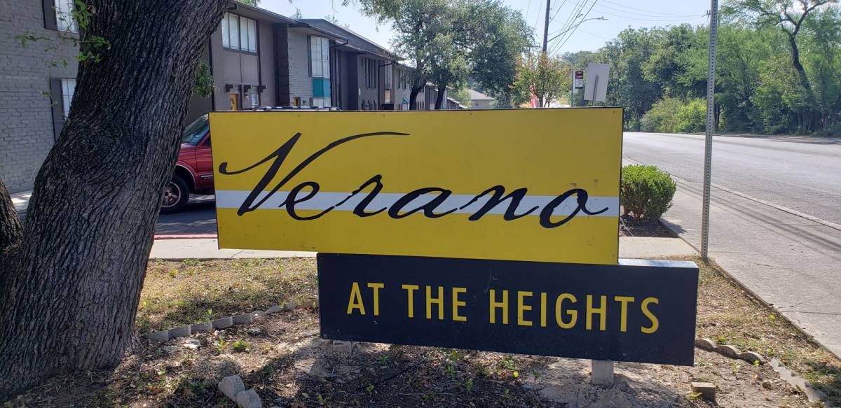 Apartment for rent at 3031 Eisenhauer Rd, San Antonio, TX 78209