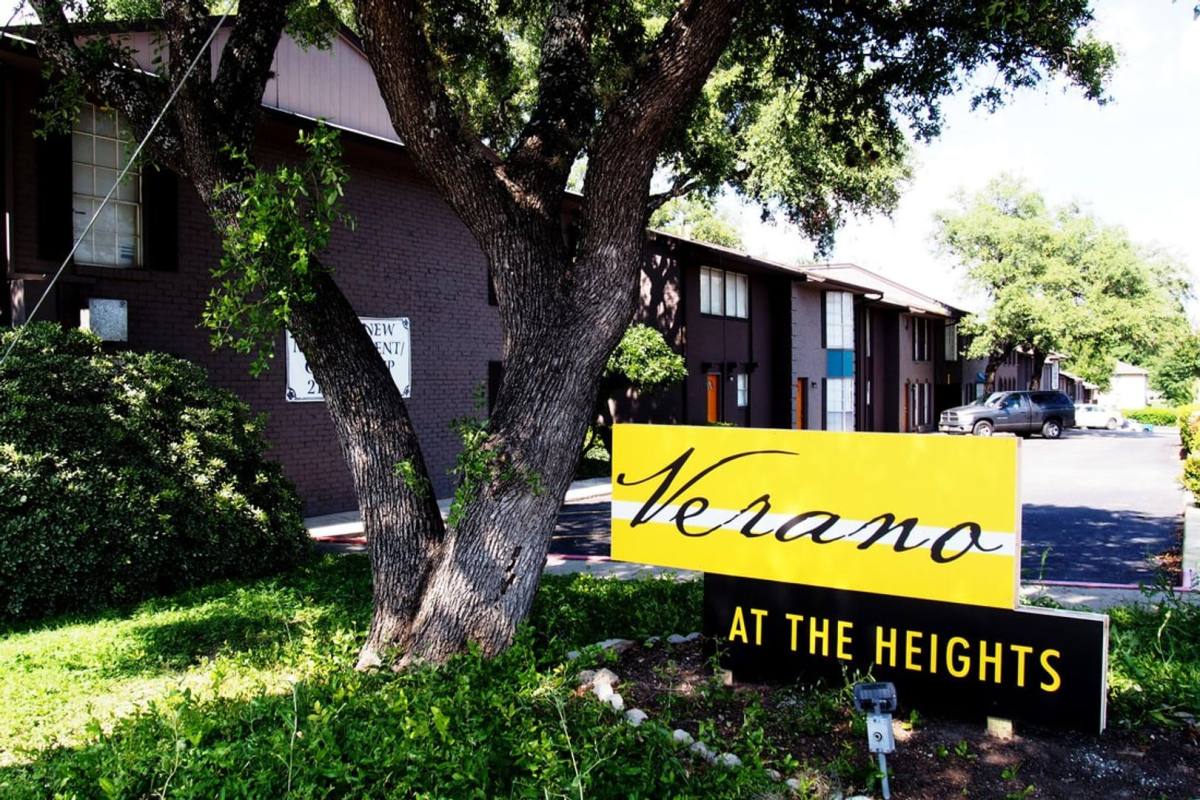 Apartment for rent at 3031 Eisenhauer Rd, San Antonio, TX 78209