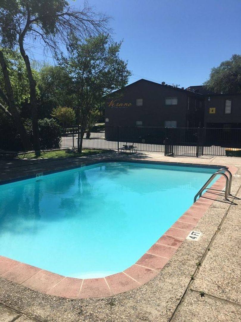 Apartment for rent at 3031 Eisenhauer Rd, San Antonio, TX 78209