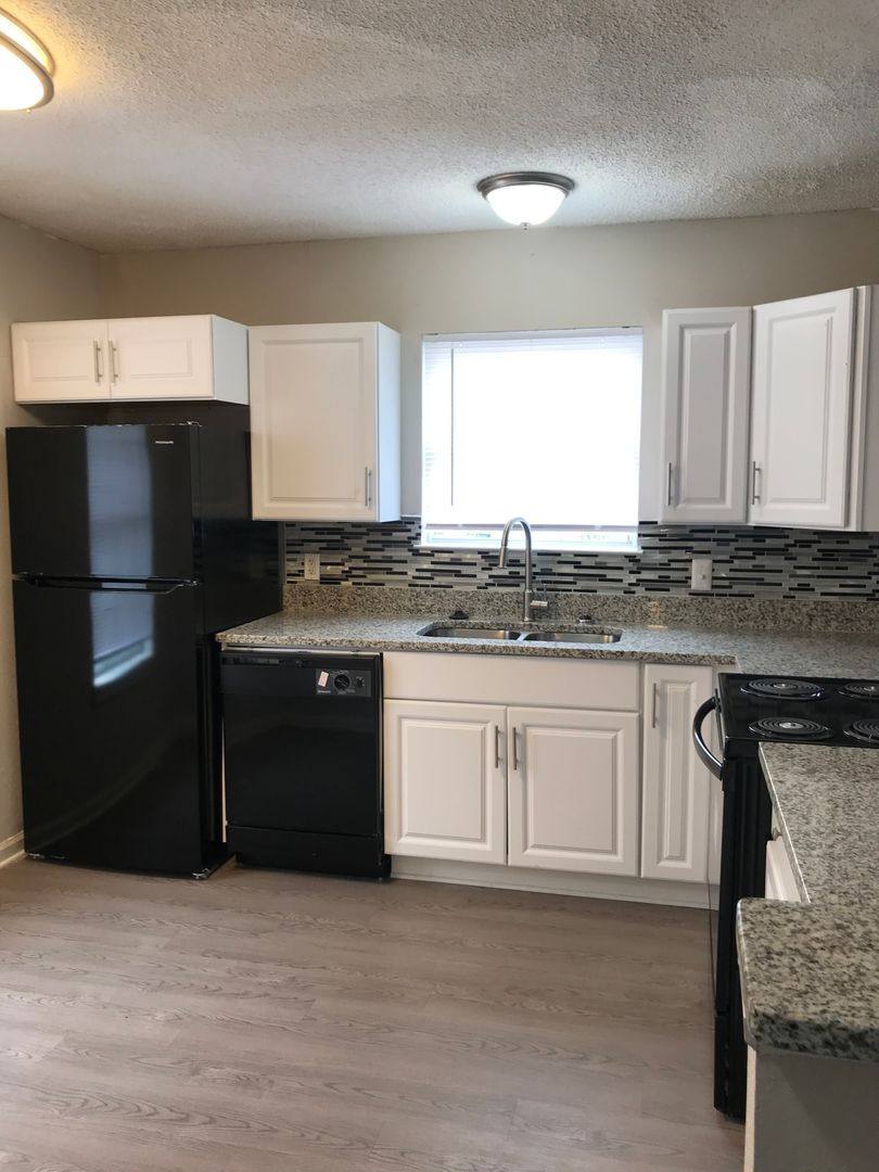 Townhouse for rent at 4483 Flat Shoals Rd, Union City, GA 30291