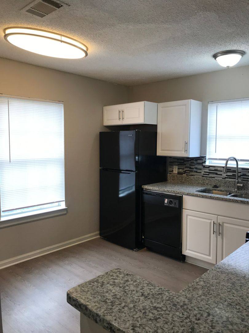 Townhouse for rent at 4483 Flat Shoals Rd, Union City, GA 30291