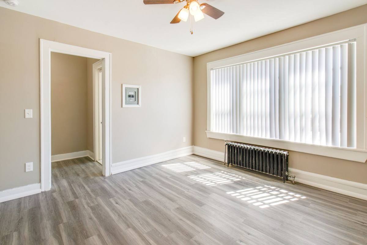 Apartment for rent at 574 W Huron St, Pontiac, MI 48341