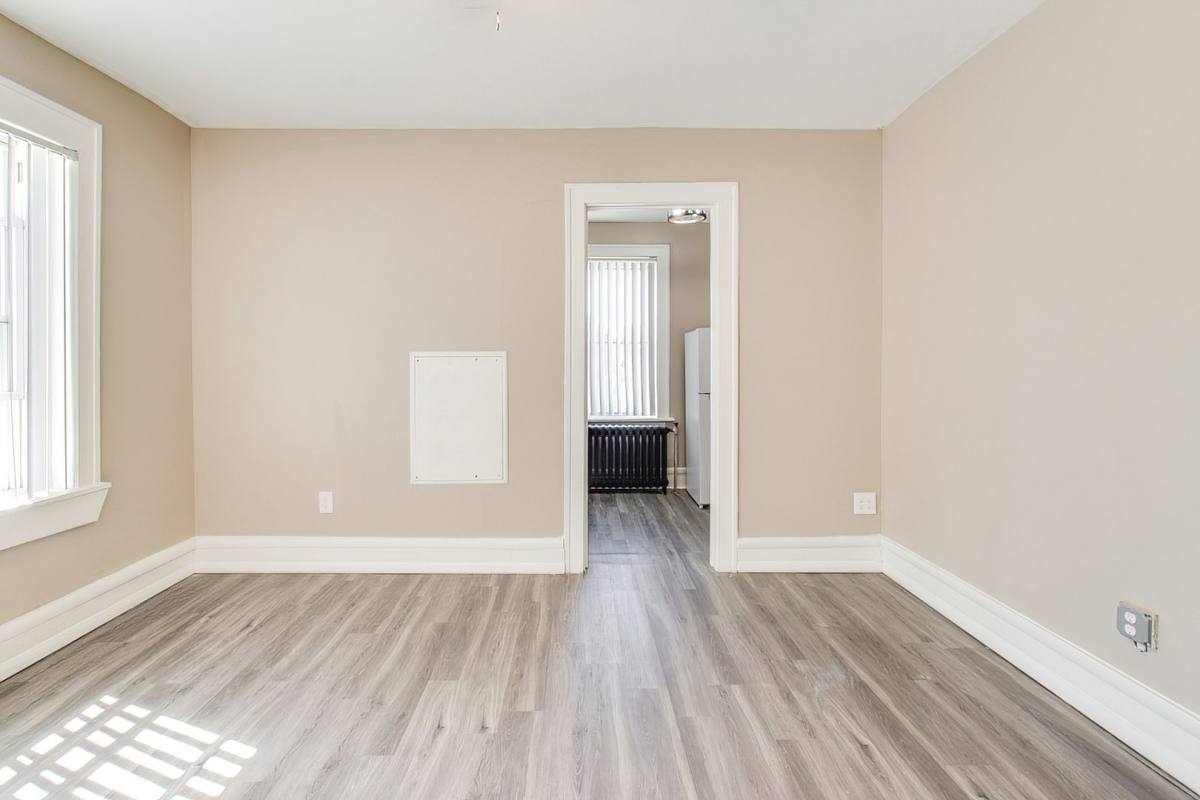 Apartment for rent at 574 W Huron St, Pontiac, MI 48341