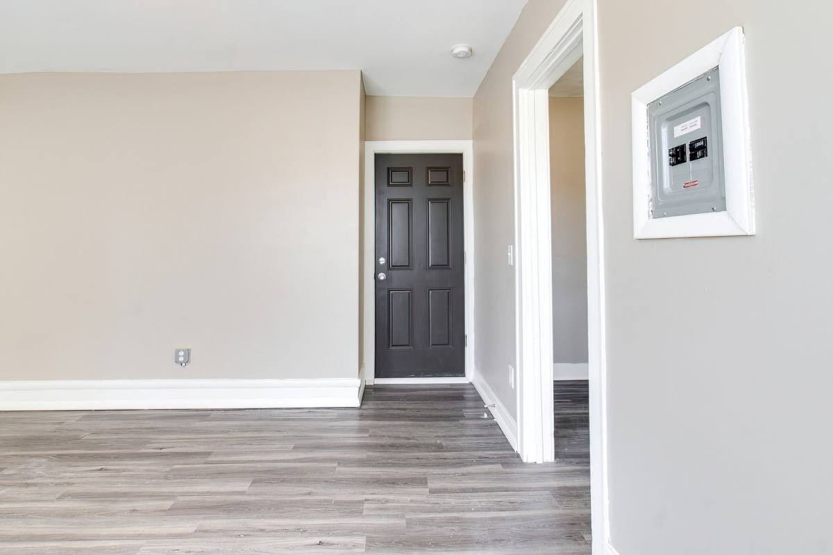 Apartment for rent at 574 W Huron St, Pontiac, MI 48341