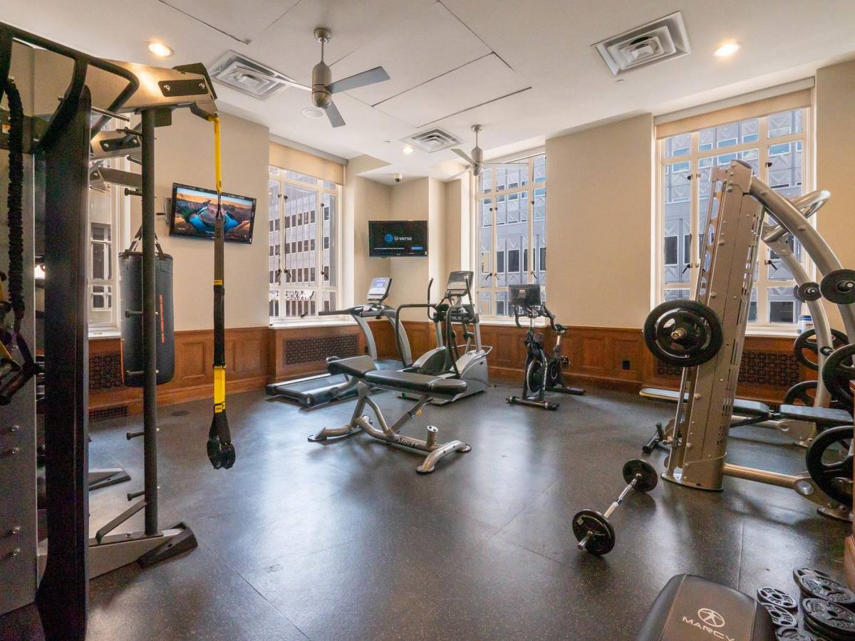 Apartment for rent at 400 N Ervay St, Dallas, TX 75201