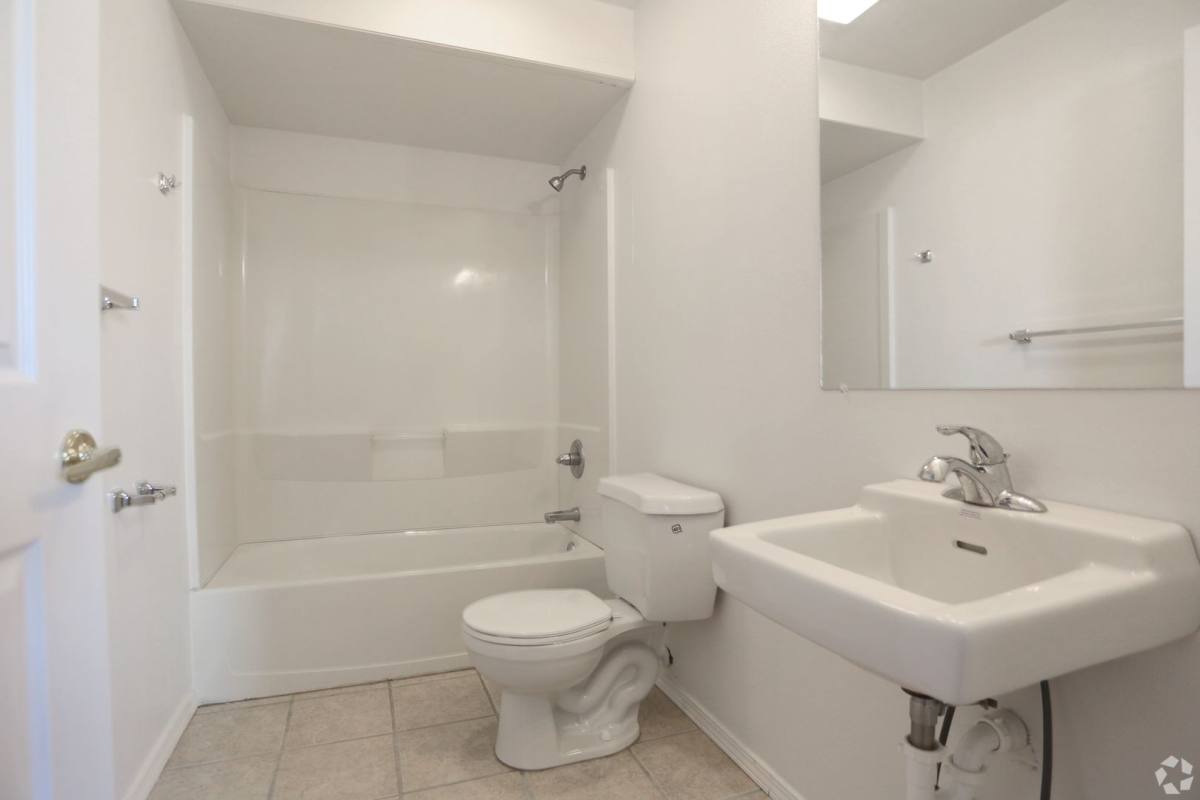 Apartment for rent at 20380 Spice Dr, Waynesville, MO 65583