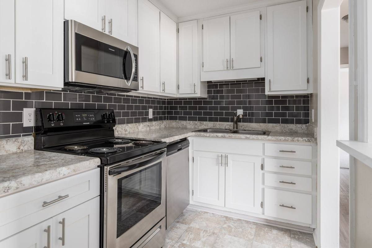 Apartment for rent at 516 S Mendenhall St, Greensboro, NC 27403
