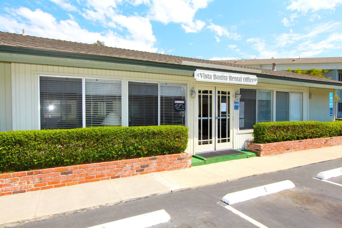 Apartment for rent at 4243 Bonita Rd, Bonita, CA 91902