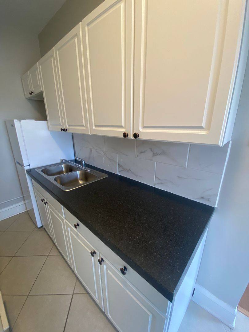 Apartment for rent at 230 Oak Grove St, Minneapolis, MN 55403