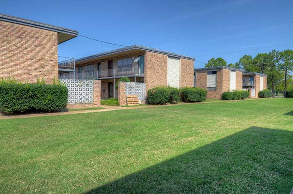 Apartment for rent at 2059 N Cabana Circle, Memphis, TN 38107