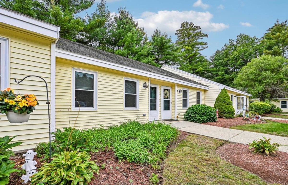 Apartment for rent at Briston Manor West, 37 Ridgewood Rd, Bedford, NH 03110