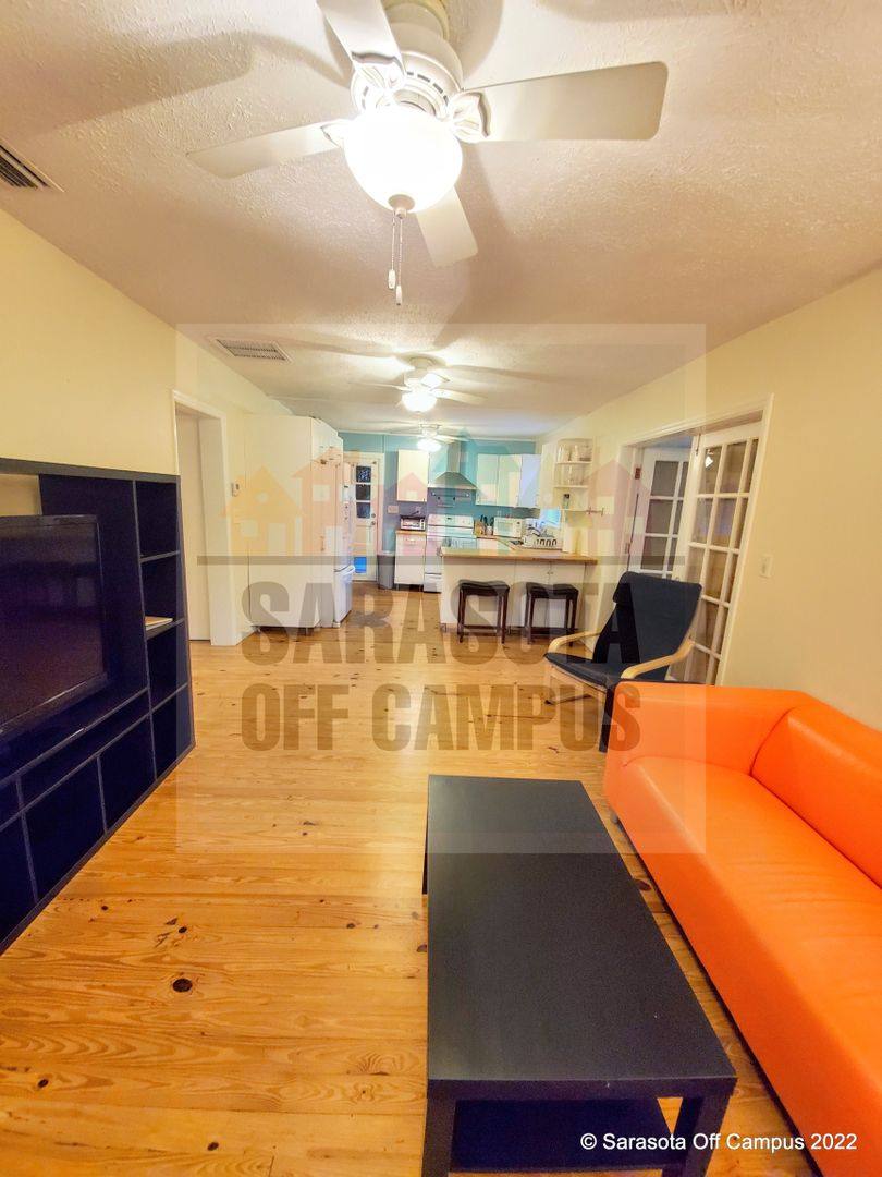 Apartment for rent at 1014 Mecca Dr, Sarasota, FL 34234