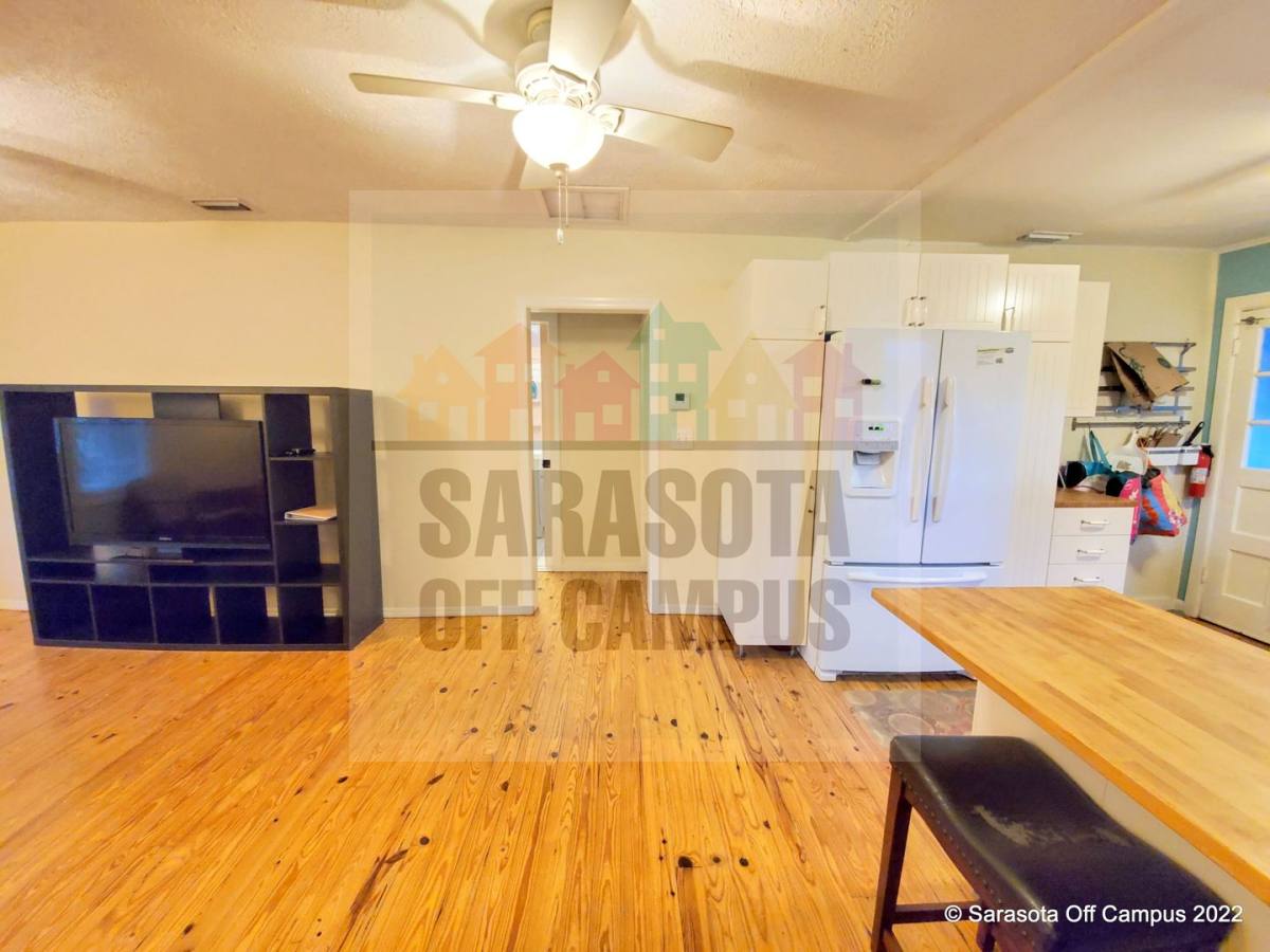 Apartment for rent at 1014 Mecca Dr, Sarasota, FL 34234