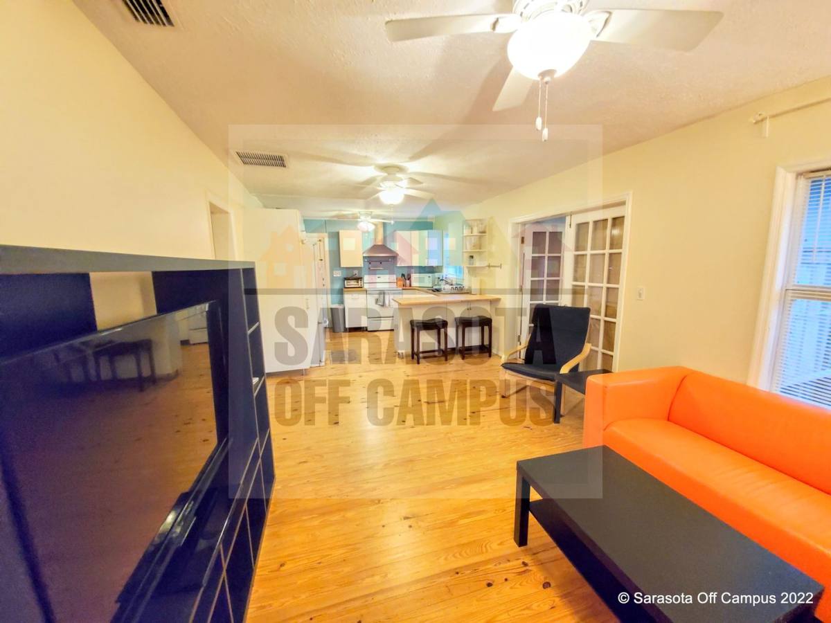 Apartment for rent at 1014 Mecca Dr, Sarasota, FL 34234