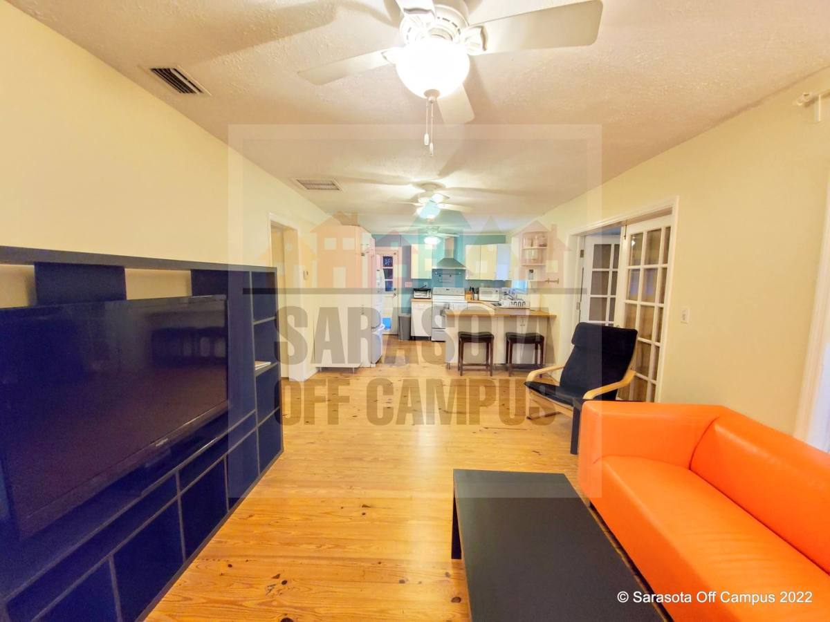 Apartment for rent at 1014 Mecca Dr, Sarasota, FL 34234