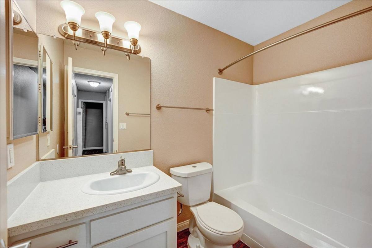 Apartment for rent at 12401 Studebaker Rd, Norwalk, CA 90650