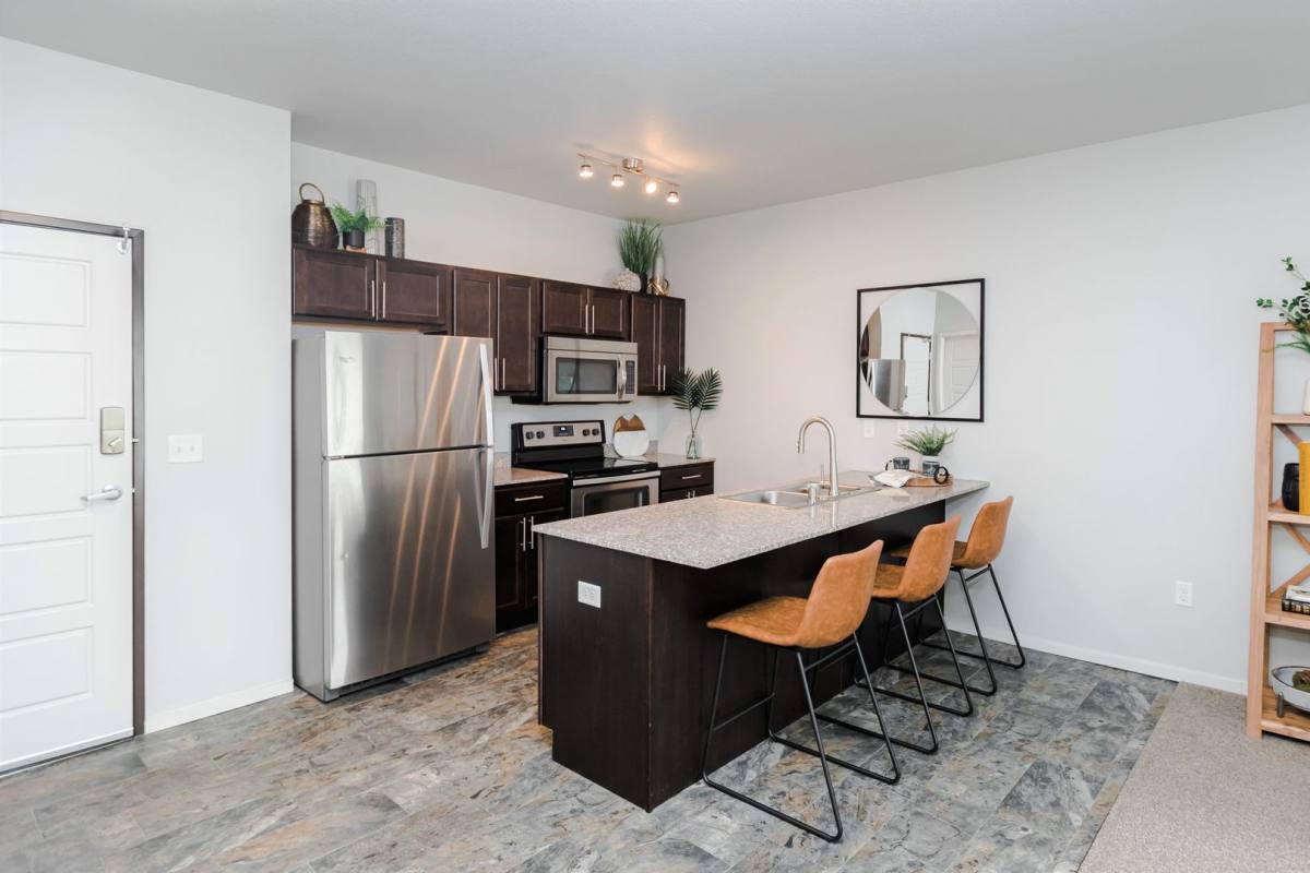 6520 Clarkia Dr NW, Rochester, MN 55901 - Apartment For Rent - Image 2