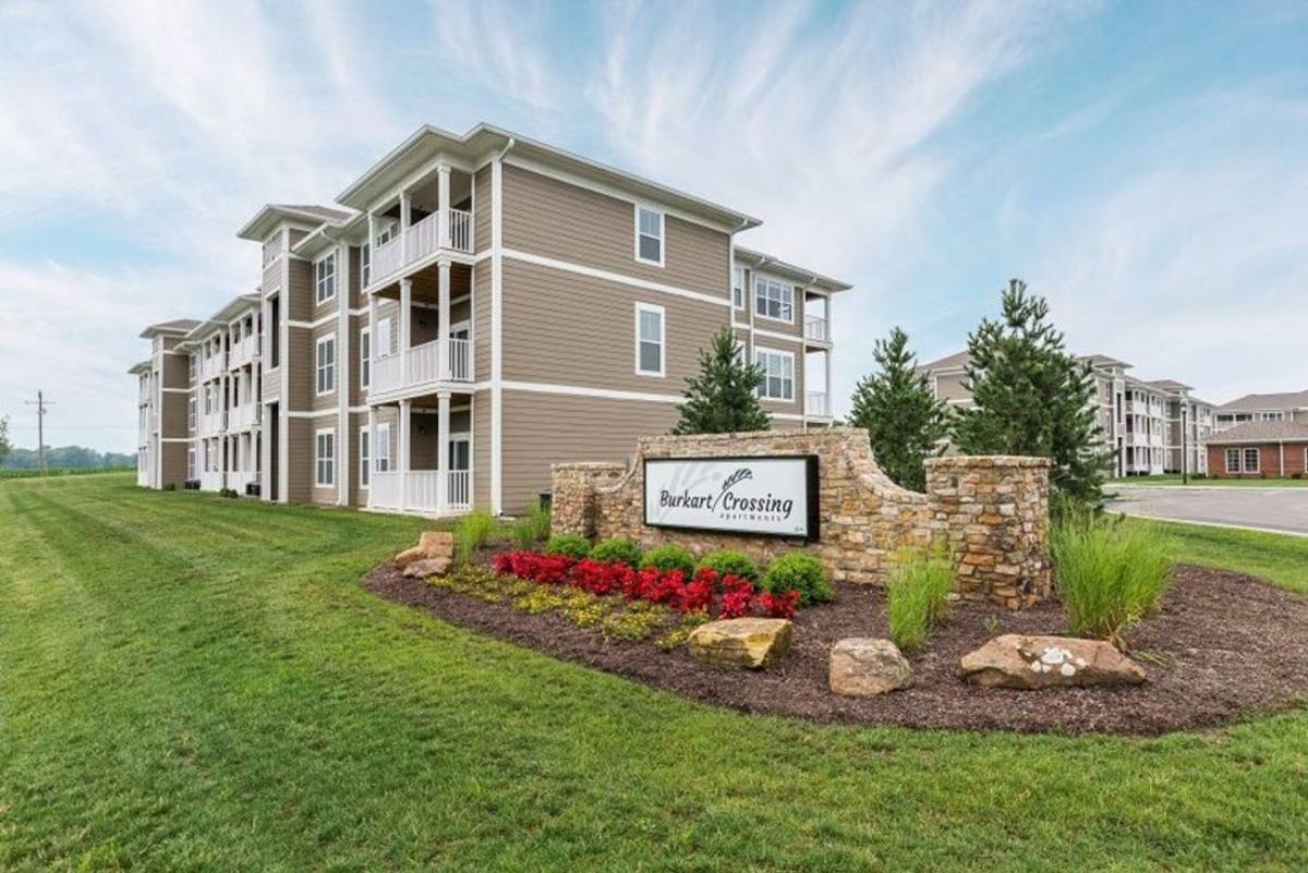 Apartment for rent at 1021 Stoneridge Dr, Seymour, IN 47274