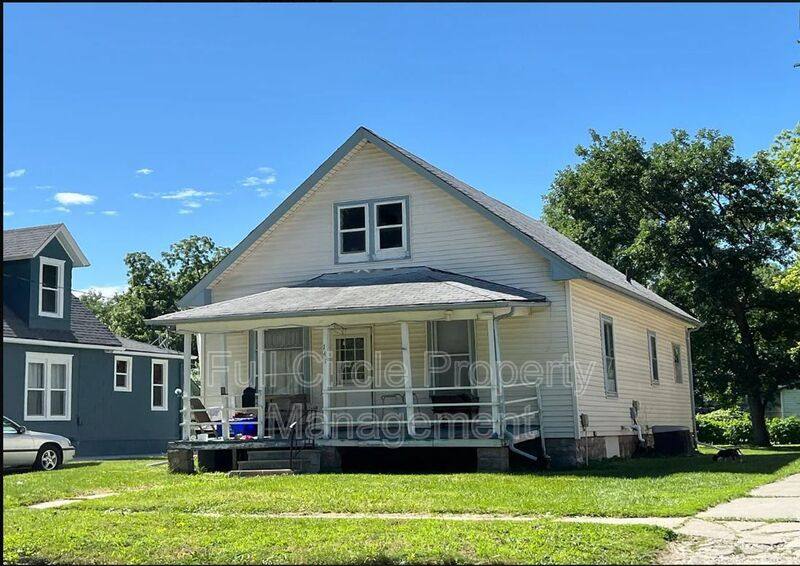 747 Ave E, Council Bluffs, IA 51503