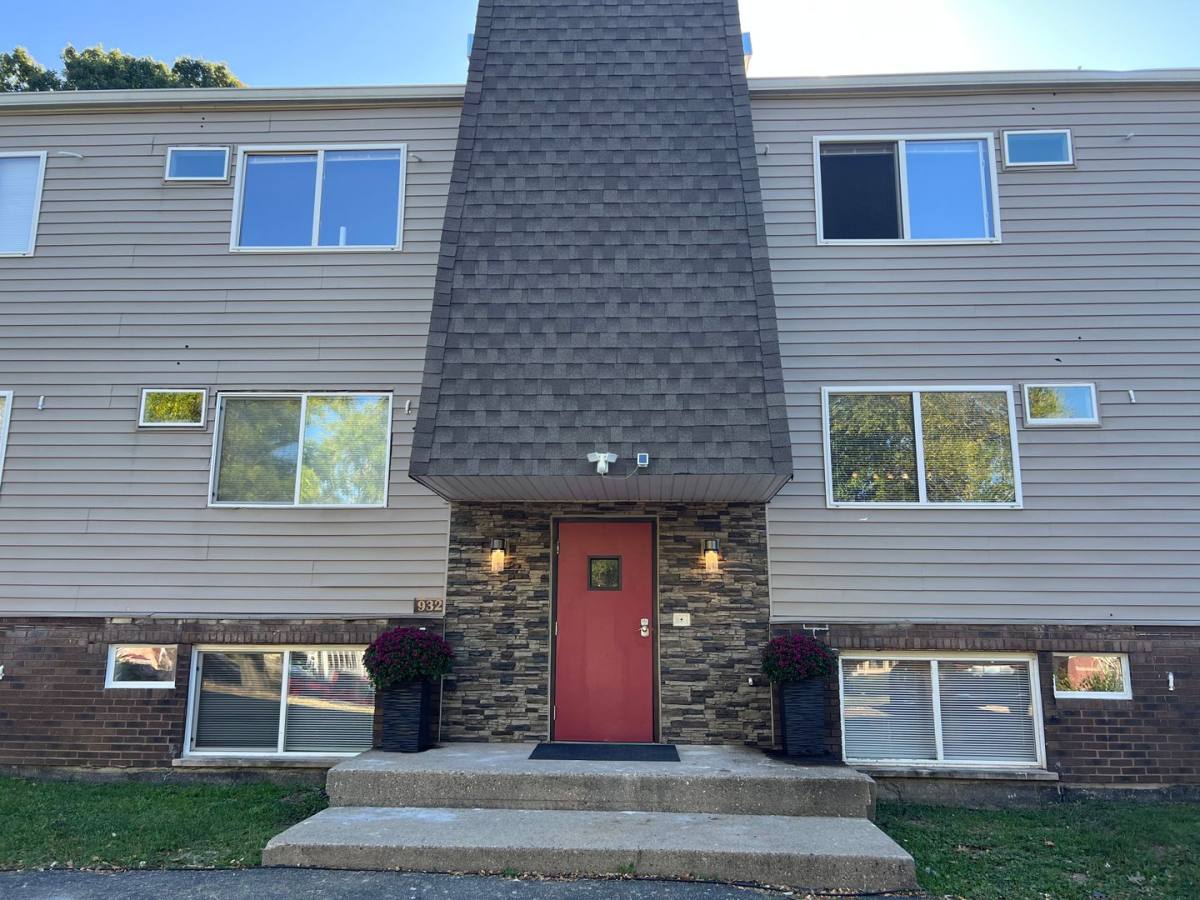 Apartment for rent at 932-938 Chateau Ave, Cincinnati, OH 45204