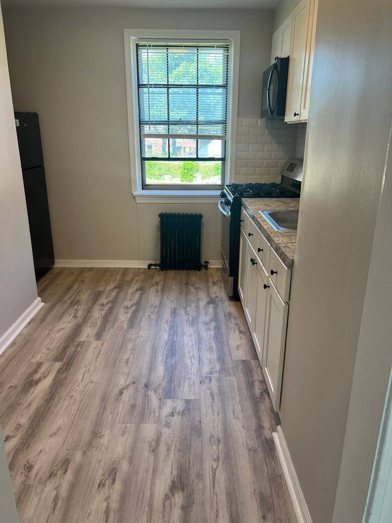 Apartment for rent at 3255 Crescent Dr, Camden, NJ 08104