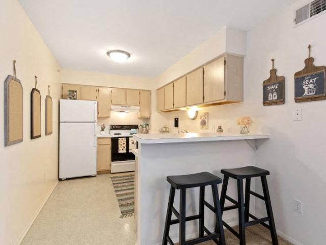 Apartment for rent at 4520 Dover Hills Dr #C22, Kalamazoo, MI 49009