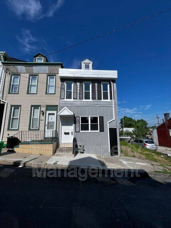 522 S 16 1 2 St, Reading, PA 19602