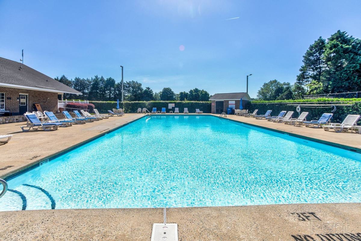 Apartment for rent at 2707 Meridian Dr, Greenville, NC 27834