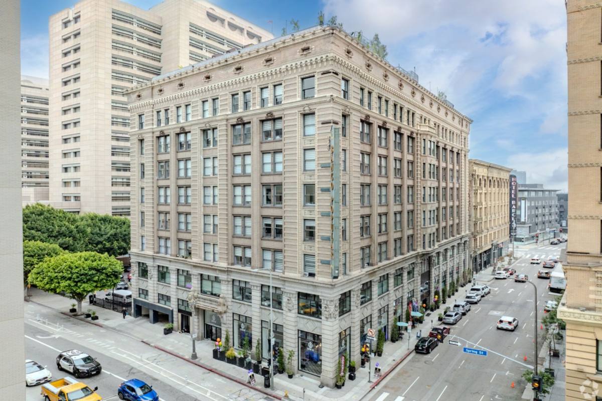 Apartment for rent at Hwh Luxury Living, 125 W 4th St, Los Angeles, CA 90013