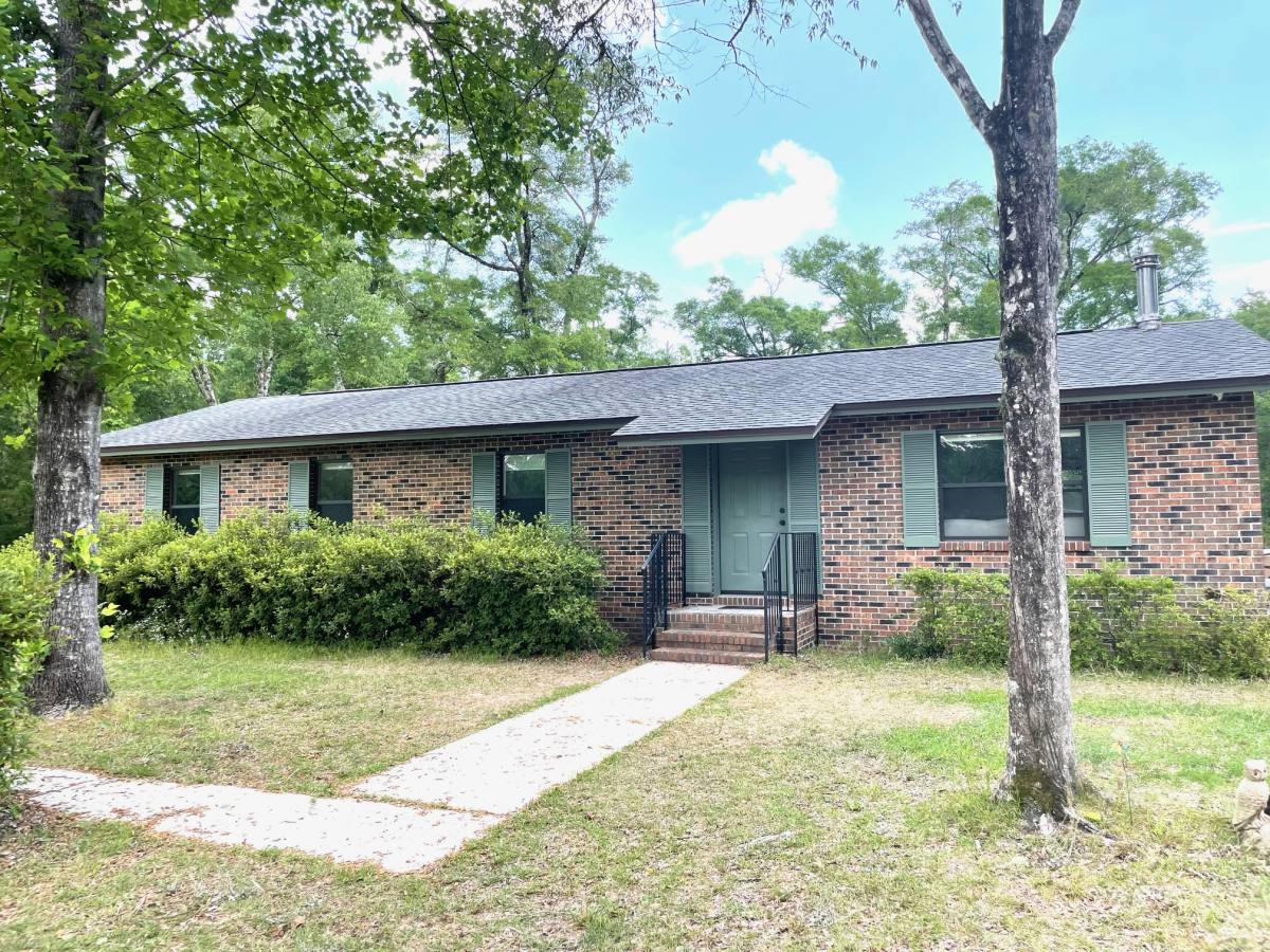House for rent at 112 G F McKenzie Lane, Crawfordville, FL 32327