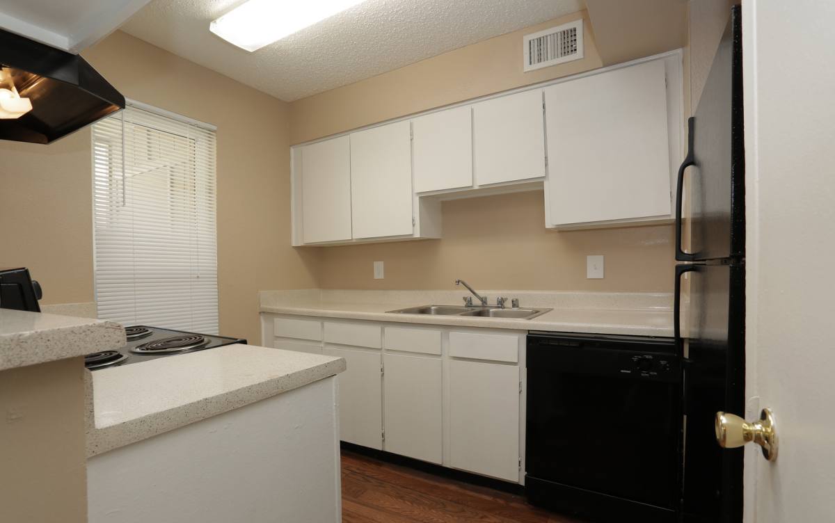 Apartment for rent at 7227 N Mesa St, El Paso, TX 79912
