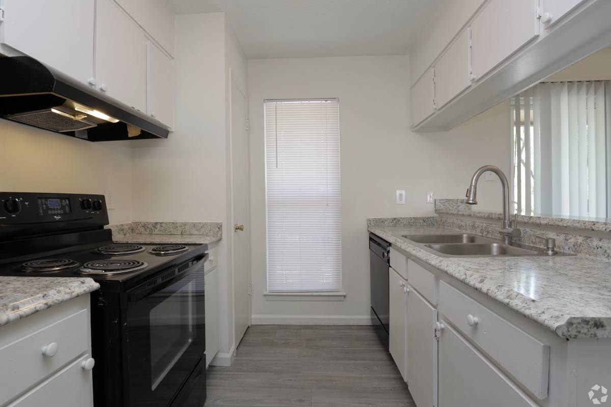 Apartment for rent at 7227 N Mesa St, El Paso, TX 79912