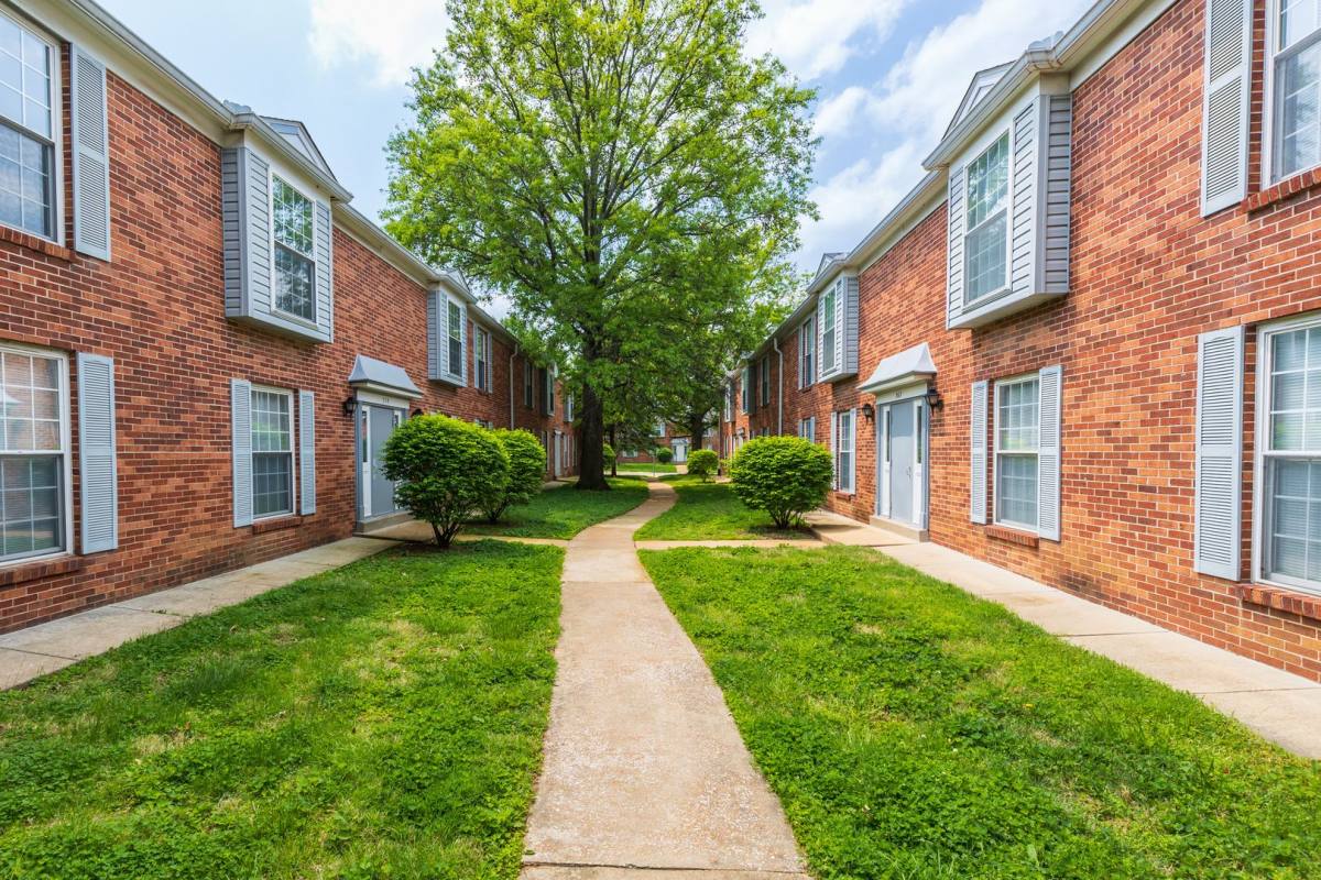 Apartment for rent at 355 Coachway Lane, Hazelwood, MO 63042