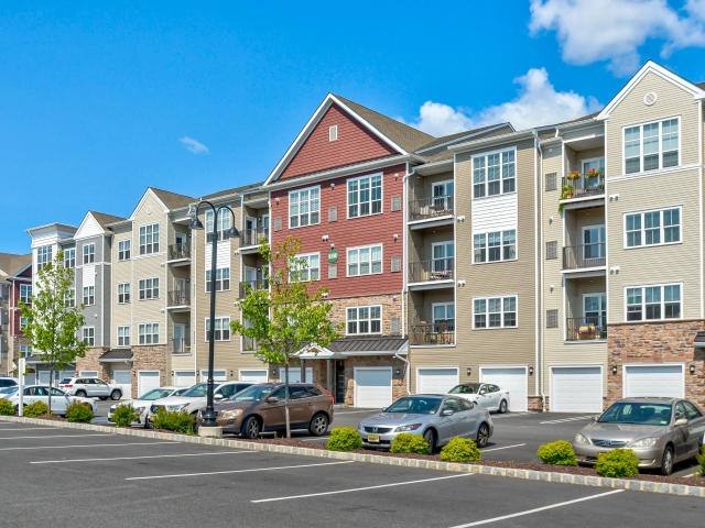 Apartment for rent at 1 Rock Pointe Place #C22, Rockaway, NJ 07866