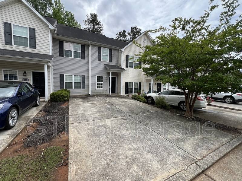 Townhouse for rent at 265 Venture Path, Hiram, GA 30141